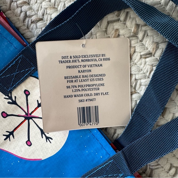 Trader Joe’s Holiday Reusable Gift Bag - Picture 3 of 4